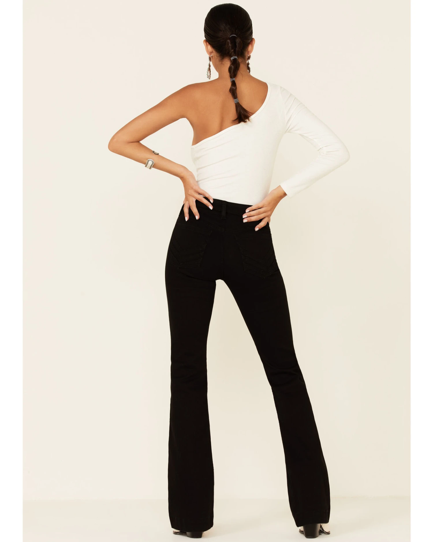 Shyanne Women's Seamed Pockets Mid Rise Bootcut Jeans 4 Shyanne Women's Seamed Pockets Mid Rise Bootcut Jeans - Image 2